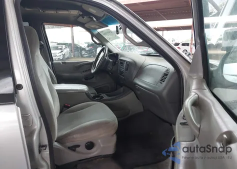 2000 Ford Expedition Xlt z USA, uszkodzony, nr VIN 1FMRU1567YLC04475